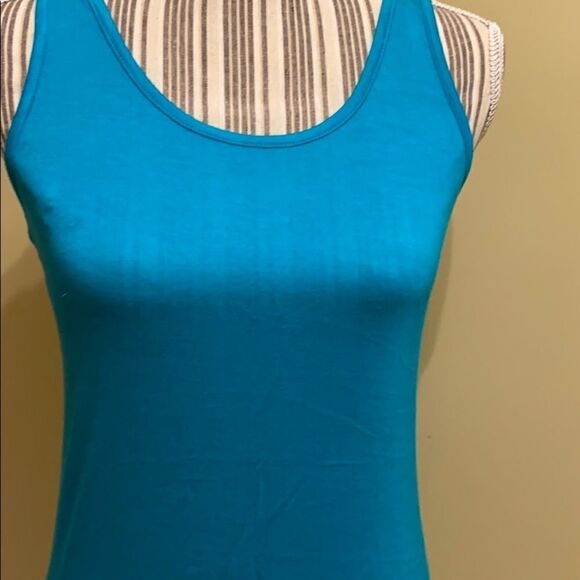 ❤ 3/$20 Zenana Outfitters tank - Picture 2 of 2